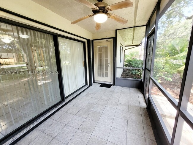 7523 Greenlake Dr