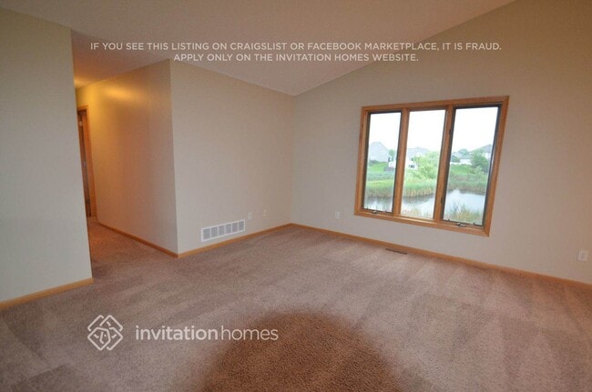 Photo - 713 3rd St SW