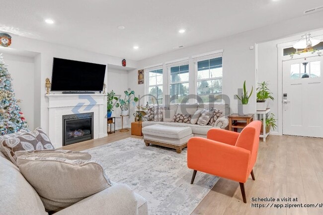 Photo - 30985 NW Brooking St