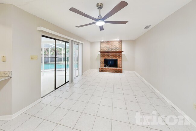 Photo - 610 Oakmoss Dr