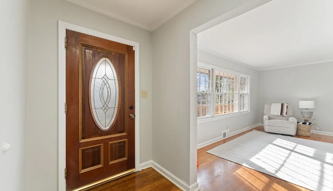 388 Tall Oaks Dr NE