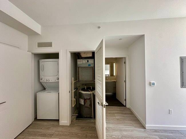 Photo - 218 NW 34th St Unit S4