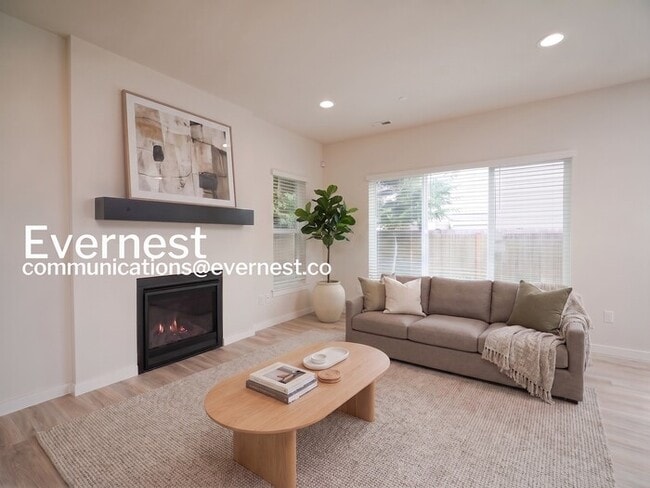 Photo - 4 Bed/2.5 Bath Home with Garage / Available Now!