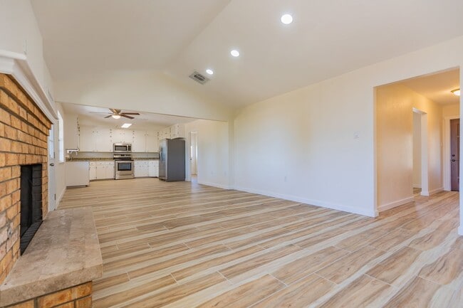 601 Sunnyside Ave