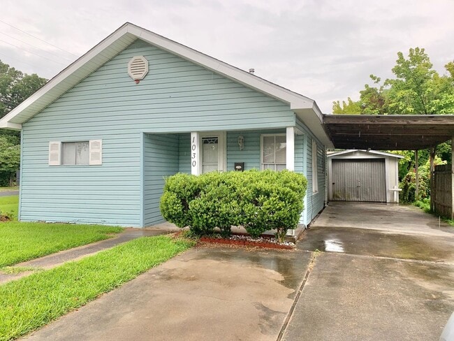 Building Photo - 1030 Dallas St Rental
