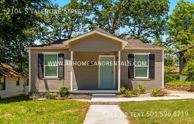 Photo - 2104 S Valentine St House