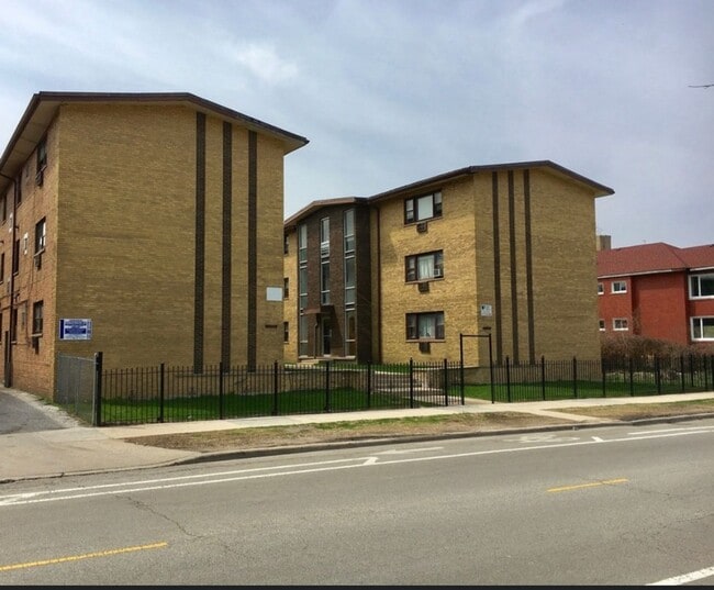 Photo - 7818-7820 South Shore Drive