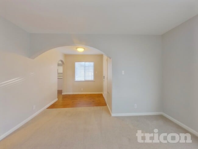 Photo - 304 Robert St