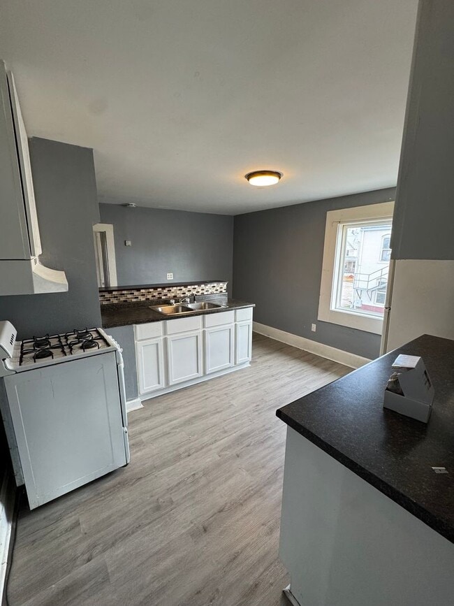 Photo - 2411 61st St Unit Upper