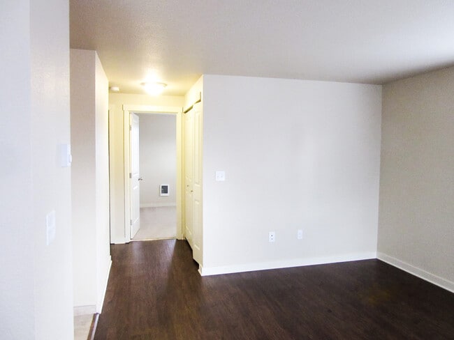Hallway - 3305 Sawyer St Unit Sawyer