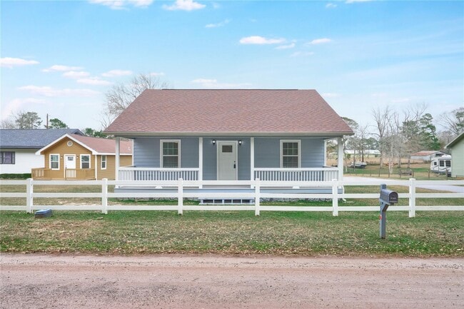 Photo - 450 Ritchey Rd