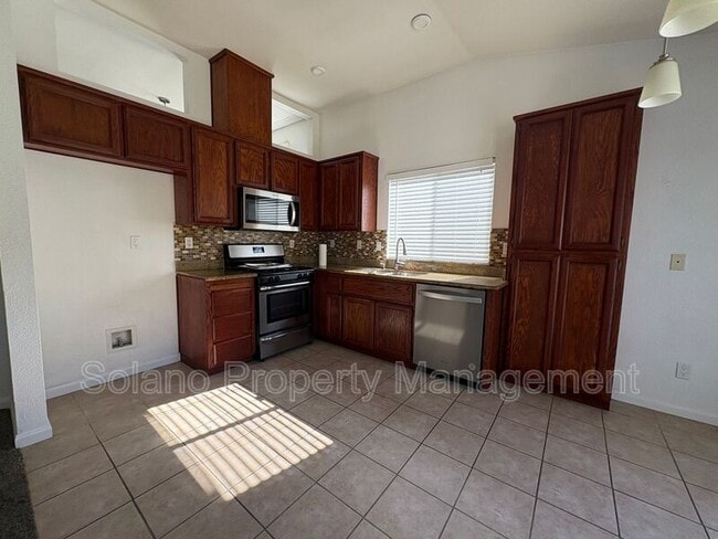 Photo - 1687 Highland Cir