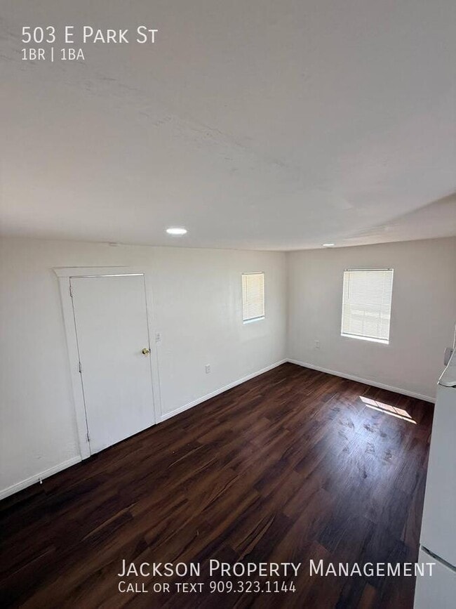 Building Photo - 503 E Park St