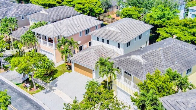 Photo - 363 NE 35th Ave