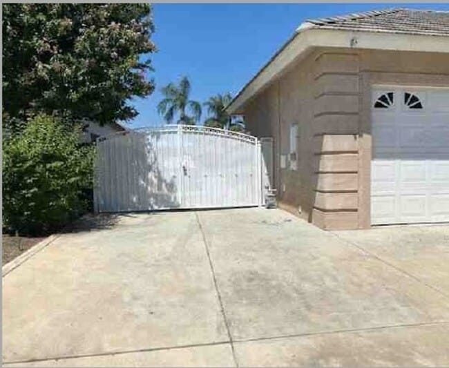 Photo - West Bakersfield Custom Home for Rent Available Now!