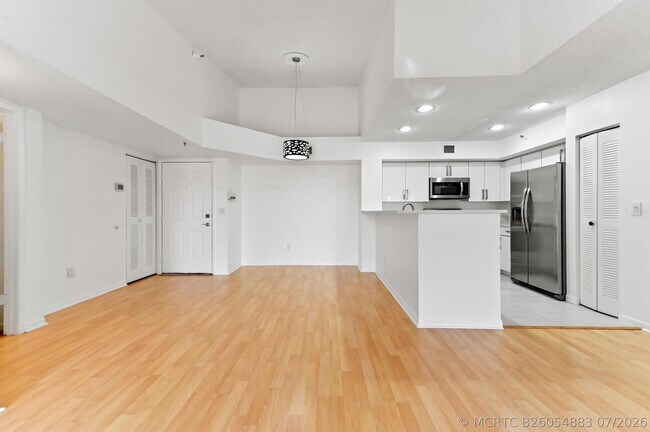 Photo - 140 Yacht Club Way Unit 307