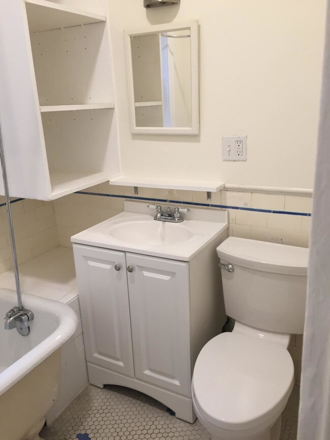 Photo - 39 Glenville Ave Unit 4