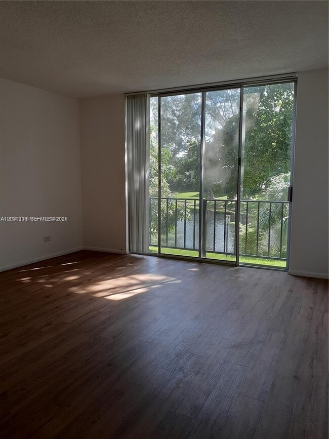 Photo - 3670 Inverrary Dr Unit 2M