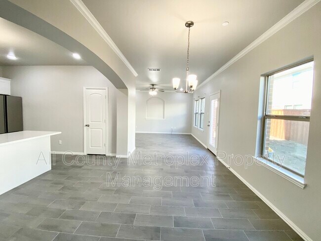 Photo - 4723 Amal Saleh Dr