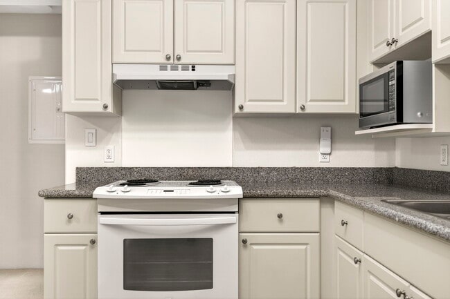 Photo - 801 South St