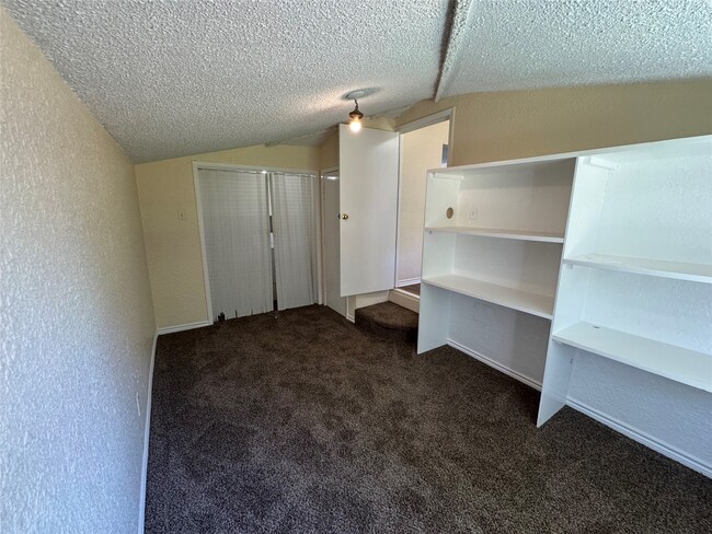Photo - 909 14th Ave N