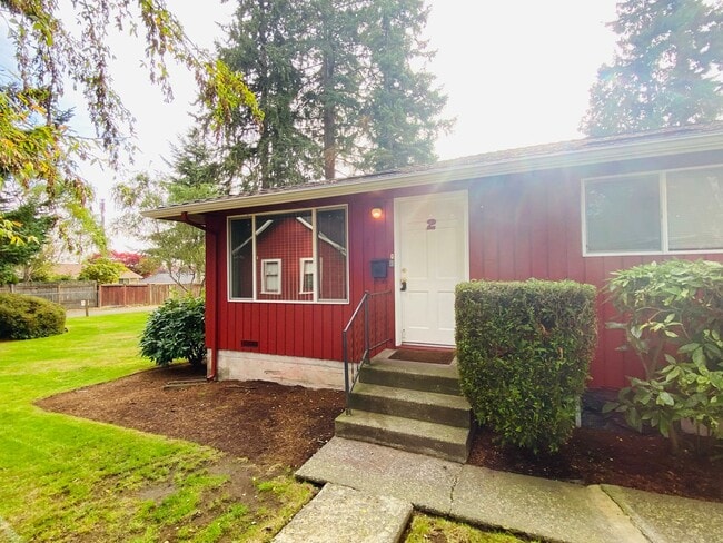 Building Photo - Charming 2-Bedroom Apartment at Fowler Court with In-Unit Washer/Dryer & Extra Storage Unit 4