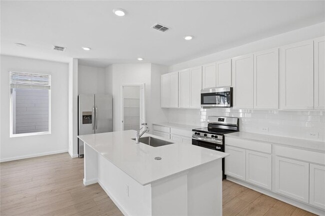 Photo - 5087 Loggia Ln