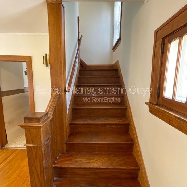 Photo - 3245 Russell Ave N