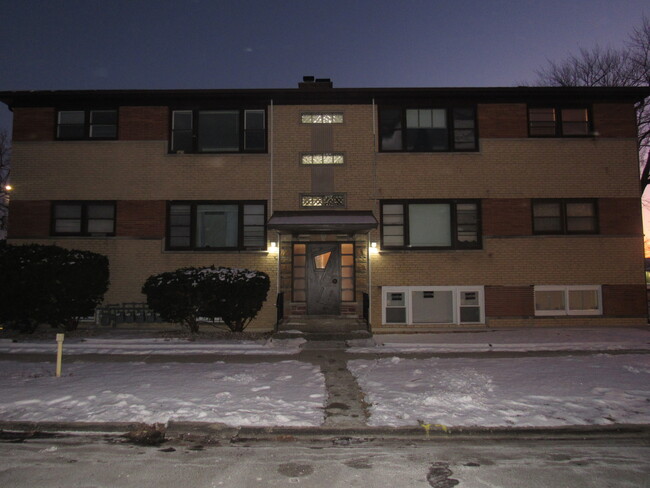 Front Exterior - 9201 S Pulaski Rd Apartments Unit 2E