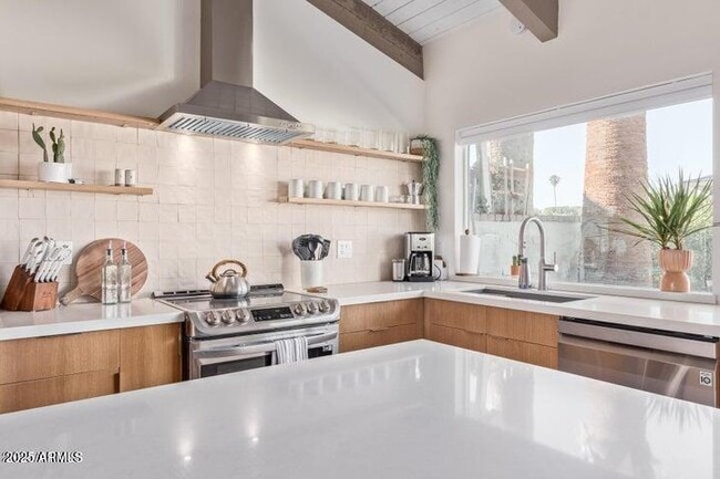 Photo - 5510 N 71st St