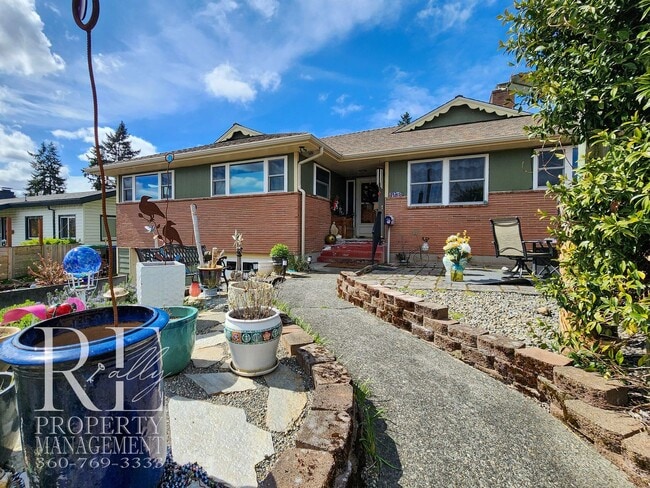 Photo - 2113 Brashem Ave