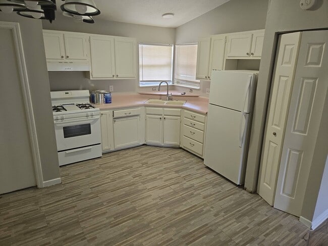 Photo - 11042 Amburg Ct