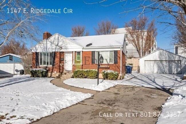 Building Photo - 1147 E Ridgedale Cir