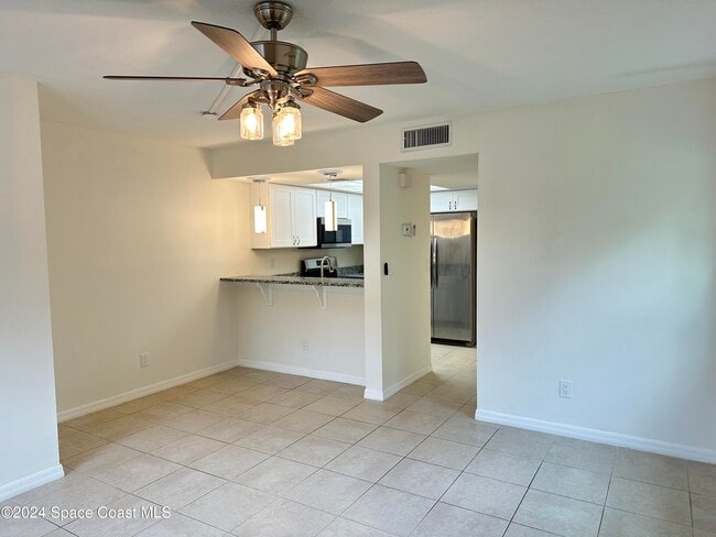 Photo - 3018 Sir Hamilton Cir Unit 6