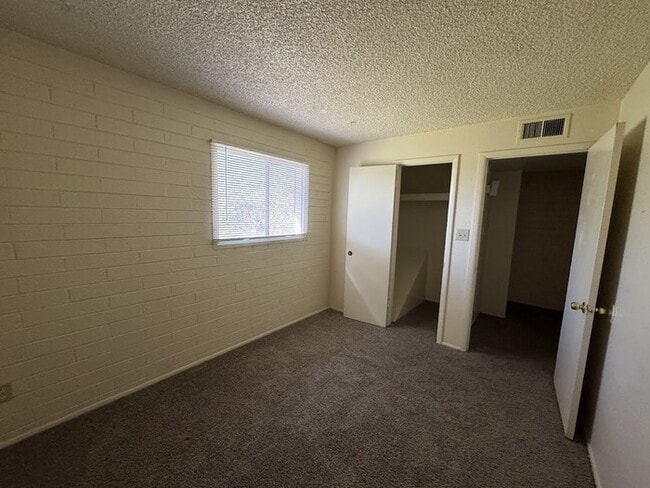 Photo - 4624 N 71st Ln