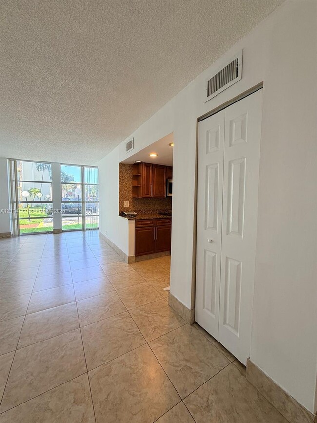 Photo - 2000 Atlantic Shores Blvd Unit 118