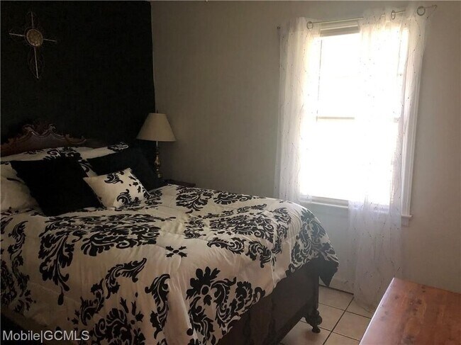 Photo - 55 Thompson Blvd