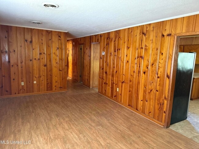 Photo - 2214 Pine Ave