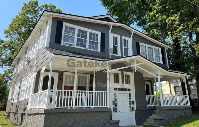 Building Photo - 1802 Temple Ave Unit 3