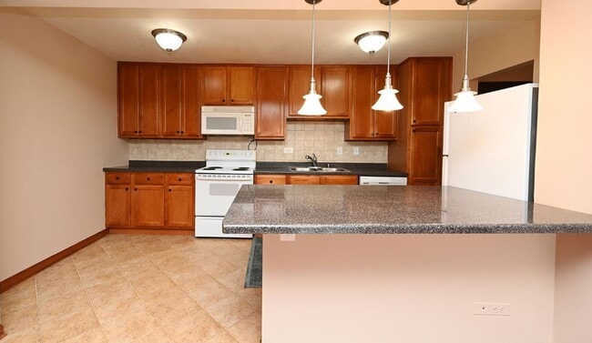 Photo - 675 Grove Terrace Unit 409