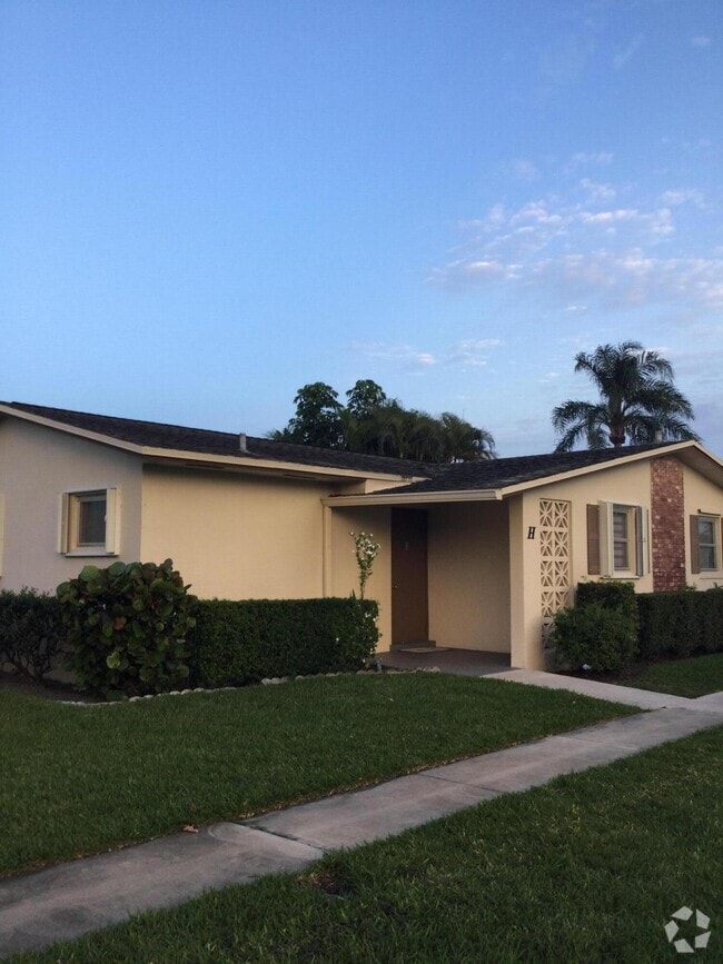 Building Photo - 2580 Emory Dr W Rental