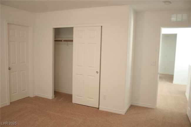 Building Photo - 917 Bluebell Brook St