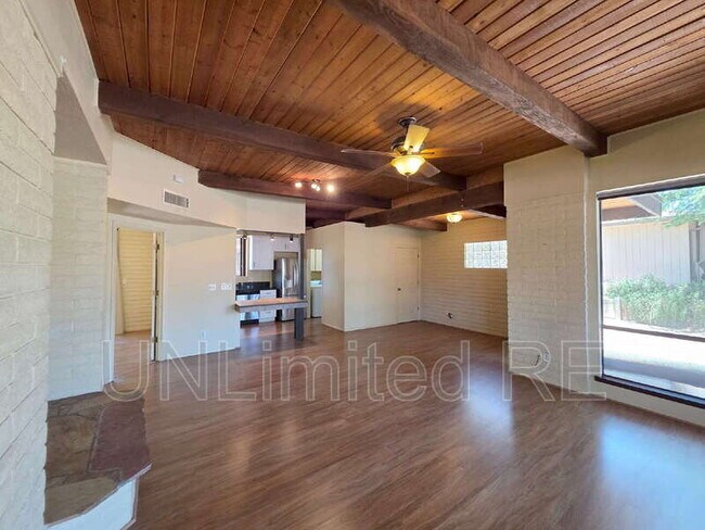 Photo - 355 Canyon Diablo Rd