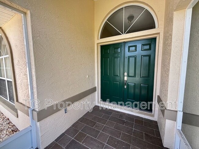 Photo - 20 Clarendon Ct N