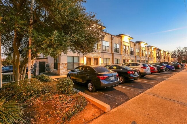 Photo - 711 W 32nd St Unidad 131