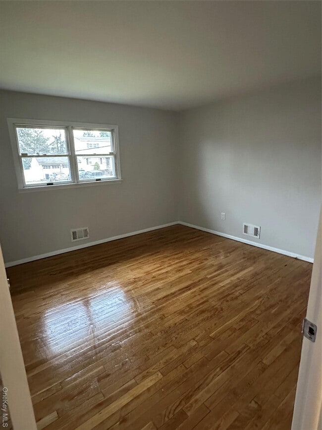 Photo - 7 Oldfield Dr