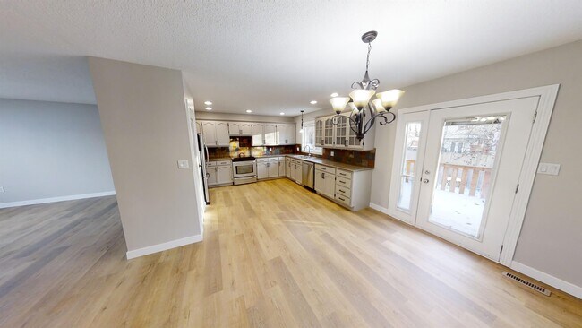 Photo - 9533-9563 63 Ave