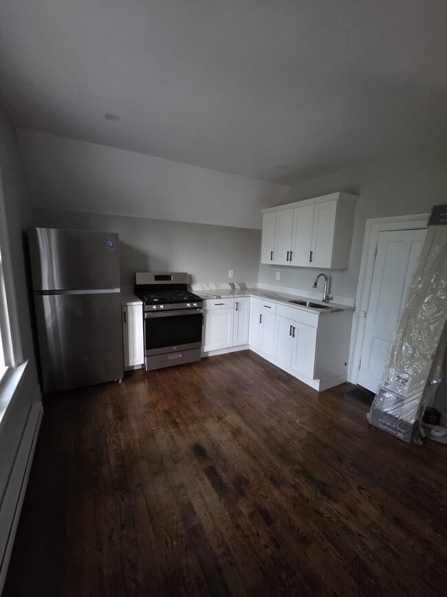 Photo - 84 Munson St Unit 2
