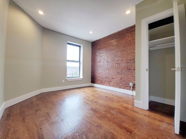 585 Franklin Ave Unit 2