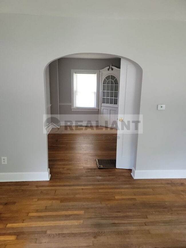 Building Photo - 1411 Hill St